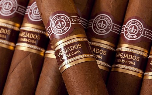 Zigarren der Serie Montecristo Añejado