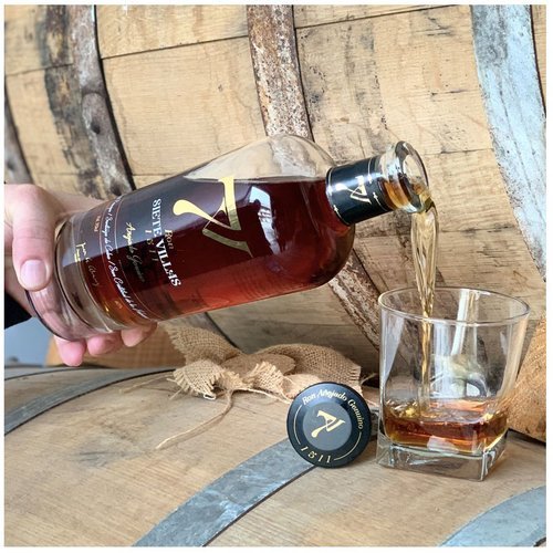 Spirituosen der Serie Siete Villas Ron