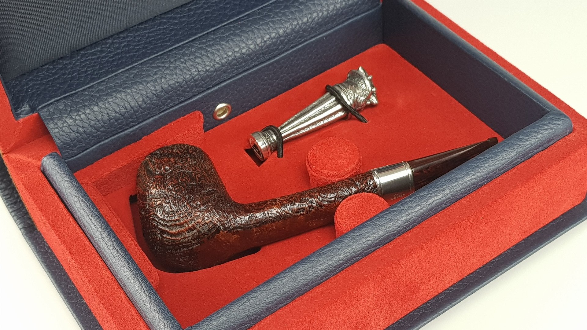 Dunhill Christmas Pipe 2018 The Seven-Headed Mouse King Detailbild 8