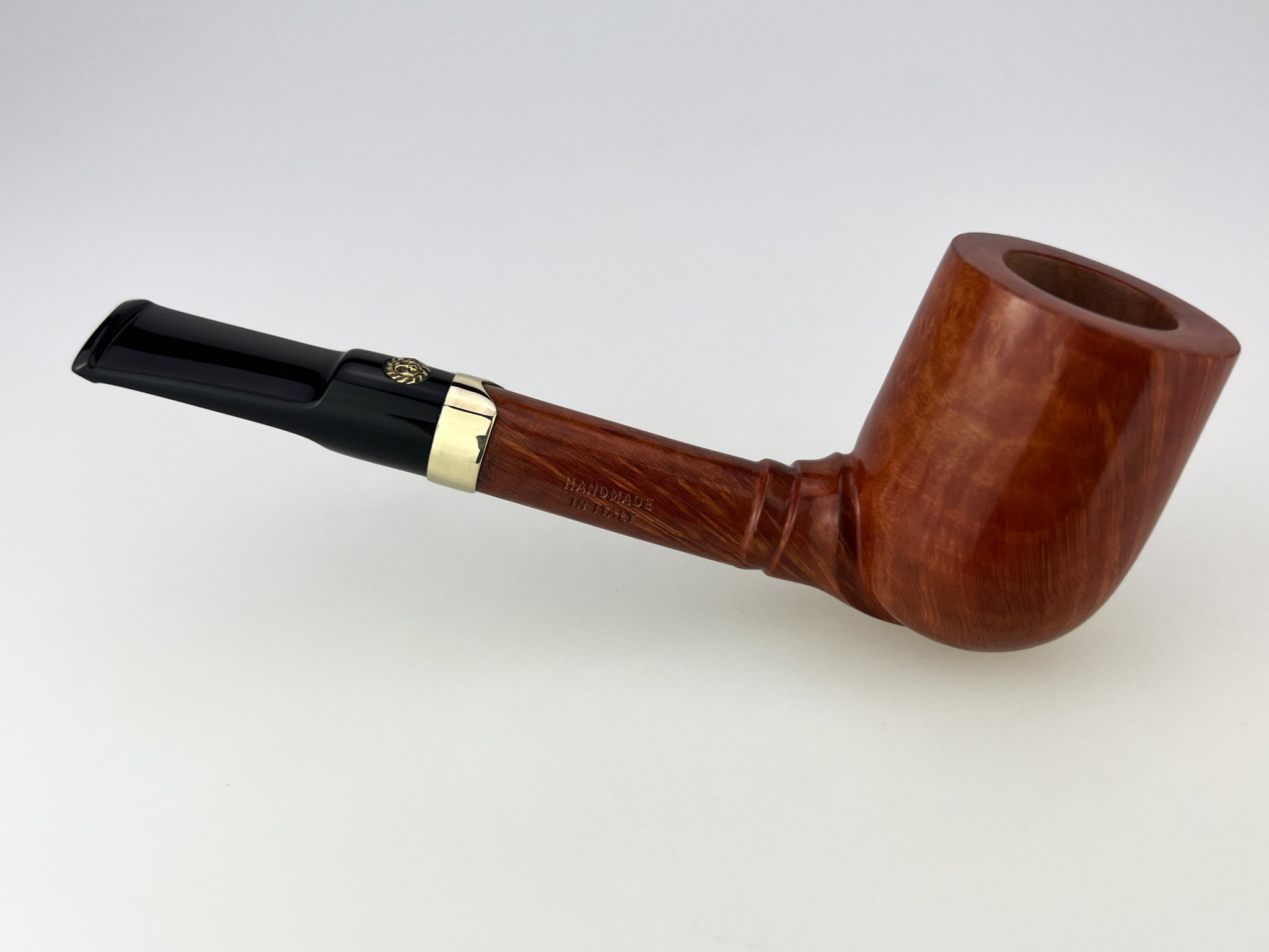 Mastro de Paja Handmades Casket gold pipe 1