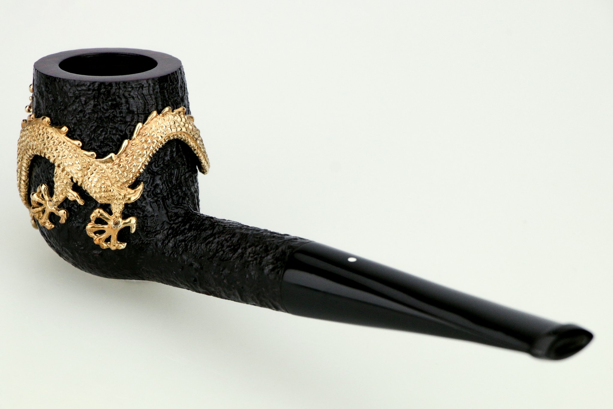 Dunhill_Limited_Edition_Shell_Briar_Dragon_Gold_02