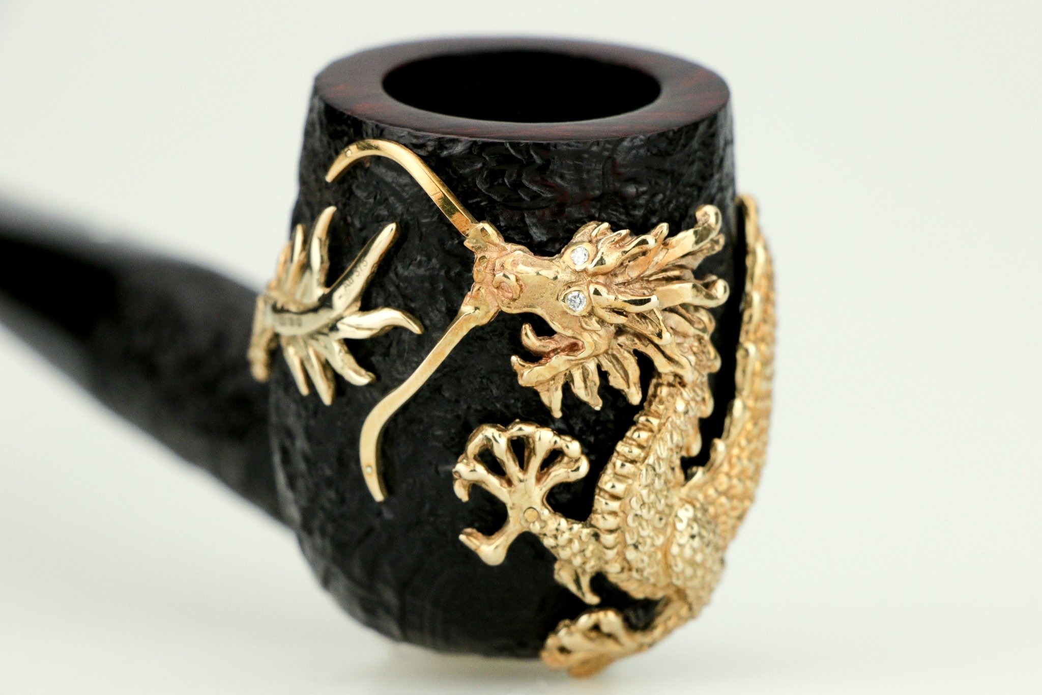 Dunhill_Limited_Edition_Shell_Briar_Dragon_Gold_04