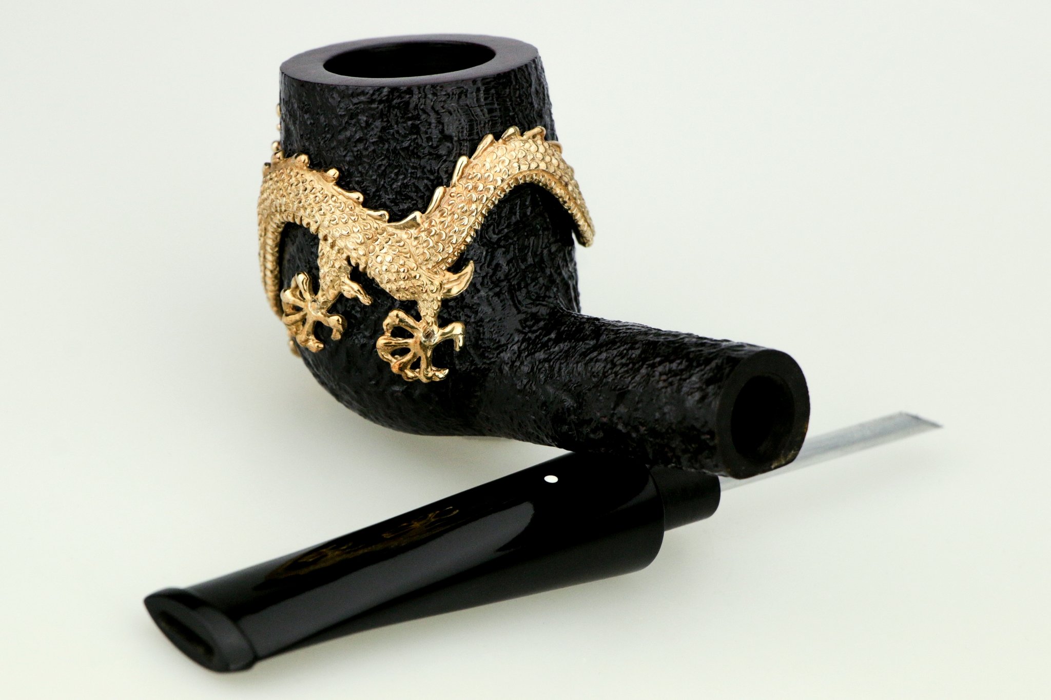 Dunhill_Limited_Edition_Shell_Briar_Dragon_Gold_06