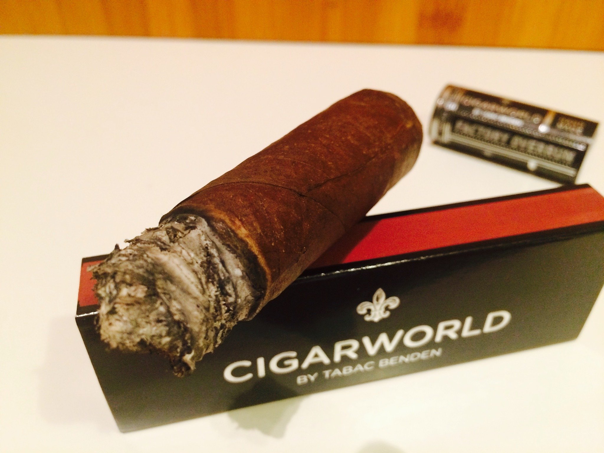 Factory Overrun by Cigarworld (Honduras) Robust Gordo 554 (Alec Bradley) Tasting
