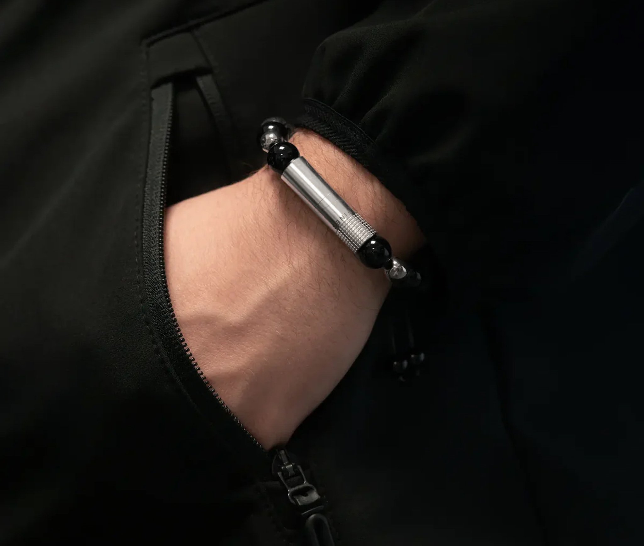 Les Fines Lames Punch Bracelets Volcano Totenkopf_04