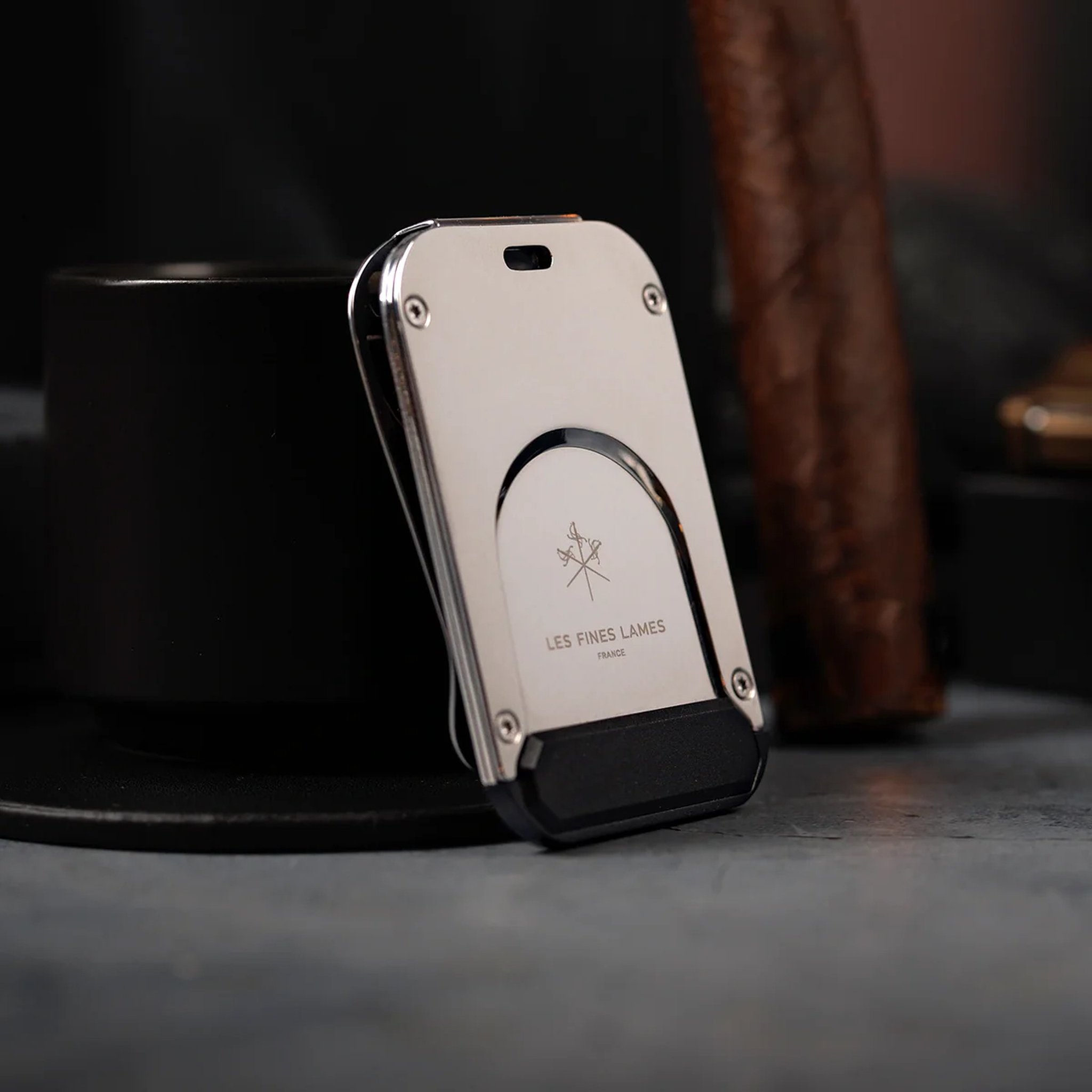 T135 Clip Schwarz (ohne Kette)_04