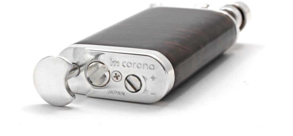 Corona Old Boy Classic (64-4005) Verchromtes Messing/ brauner Bruyeremantel liegend